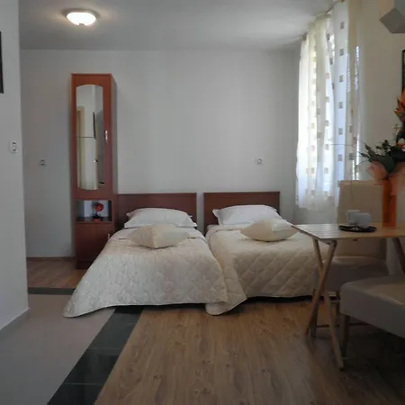 Urbi Et Orbi Апартаменти